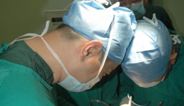 妙手拆除夺命的“定时炸弹” 博爱医院为一名颈动脉体瘤患者成功的实施了手术