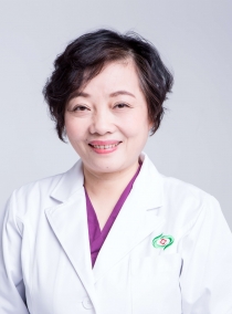 熊小英