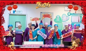 “小马驹”哒哒哒！喜迎这些新春萌宝~