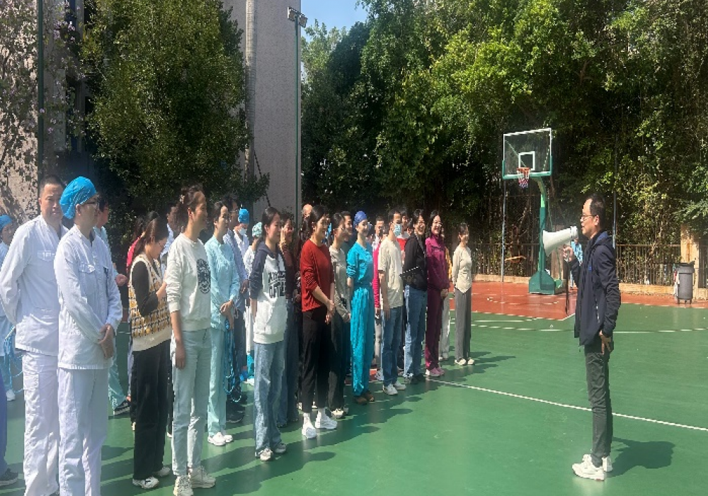 巾帼芳华绽风采 活力飞扬迎“三八”——医院工会举办“简单蓝”绘画与跳大绳趣味活动