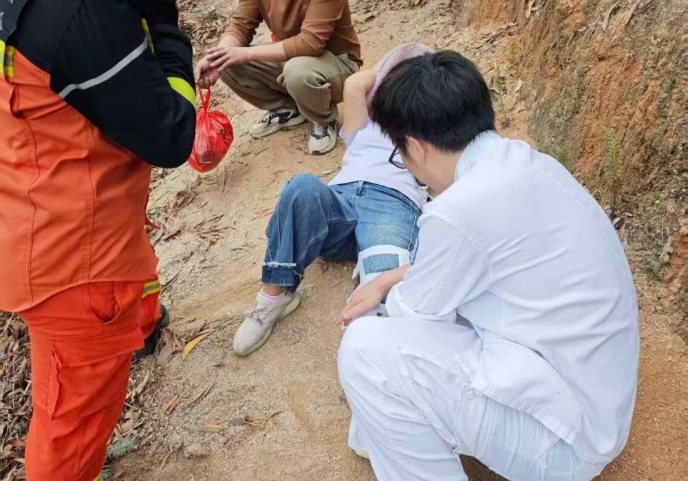 近日展开四次山地救援！市博爱医院提醒：登山应量力而行，出发前做充分准备