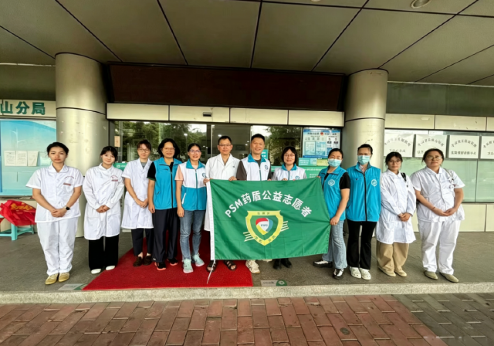 翻药箱、查过期！中山这群药师上门了，专治老人家“乱吃药”