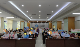 这堂“爸”气十足的母乳喂养指导课，笑着笑着就学会了！