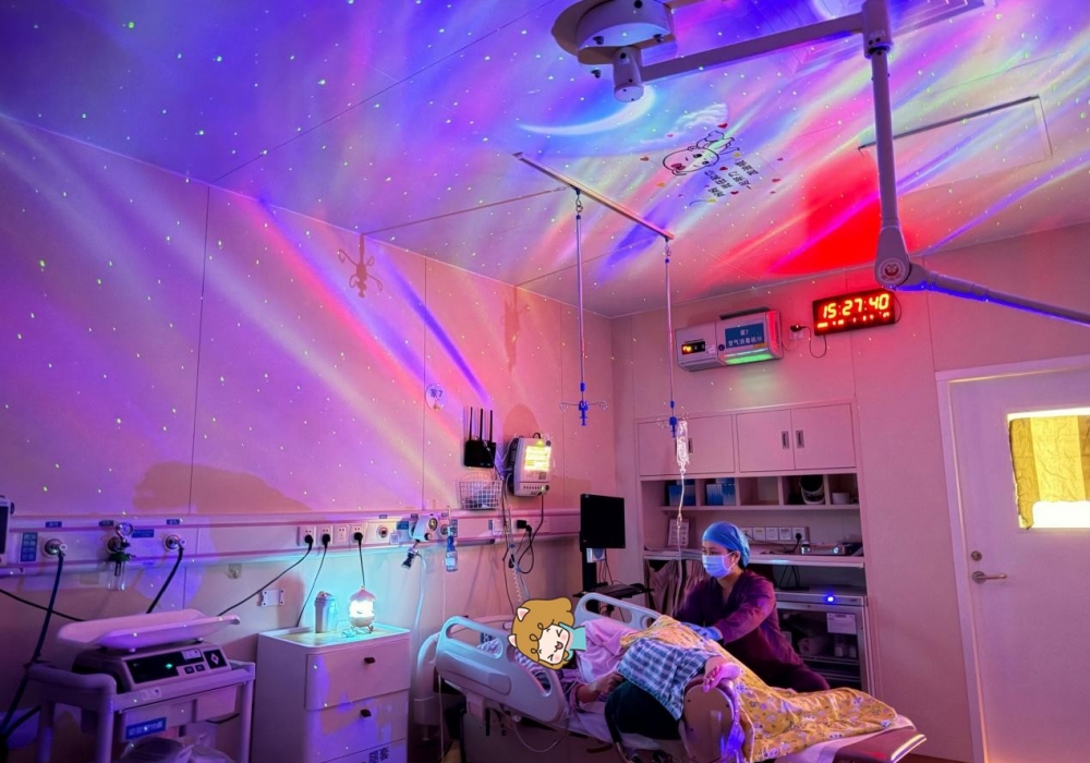 谁说生娃只能硬扛？这家产房抬头见星河、转身有拥抱，顺产都变容易了